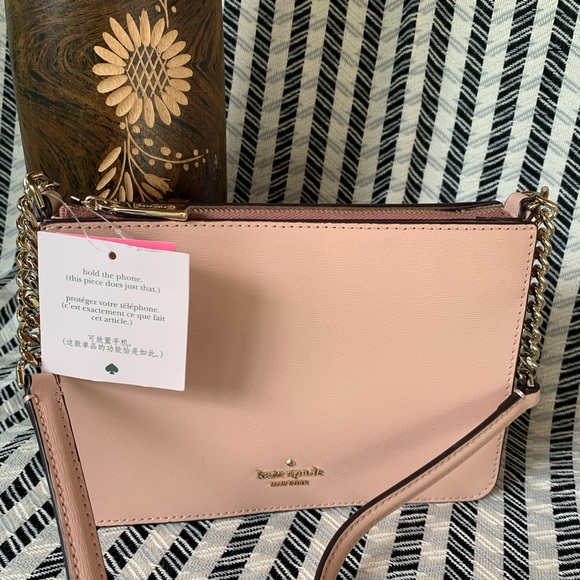 kate spade Handbags - Chain crossbody Kate spade rosy cheeks New